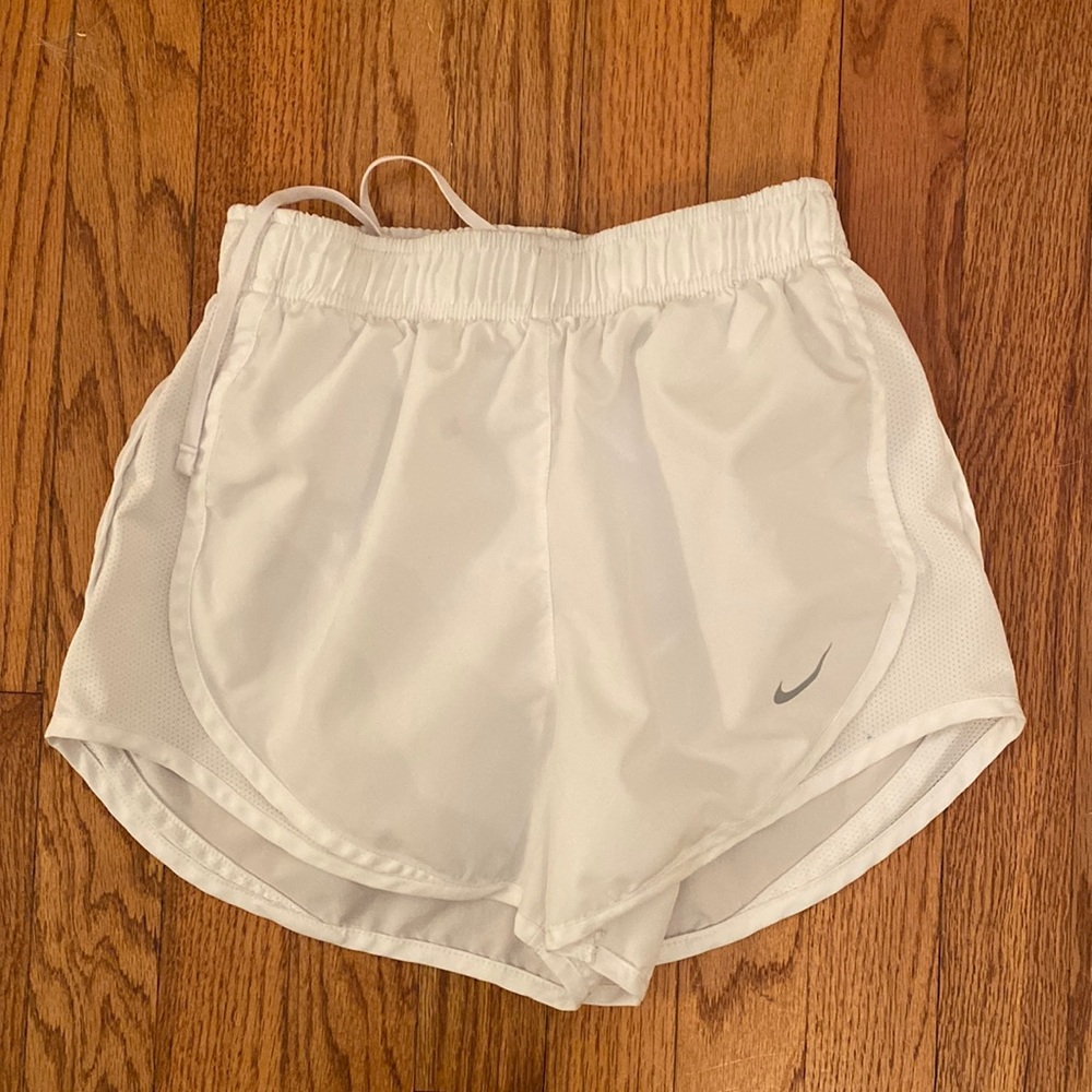 Nike Tempo women’s running shorts: size-XS: color-white